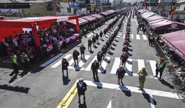  Después de 3 años volvió el desfile en Arequipa. Foto: Rodrigo Talavera/ LR    