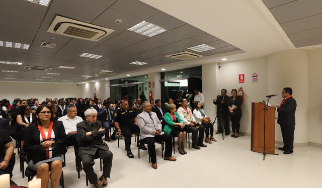  Se rindió homenaje a ex magistrado de juzgado de Ayabaca Carlos Ismael Rentería Gil.    