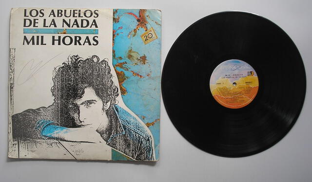 Vinilo de 'Mil Horas' de Andrés Calamaro. Foto: Radiofonica   