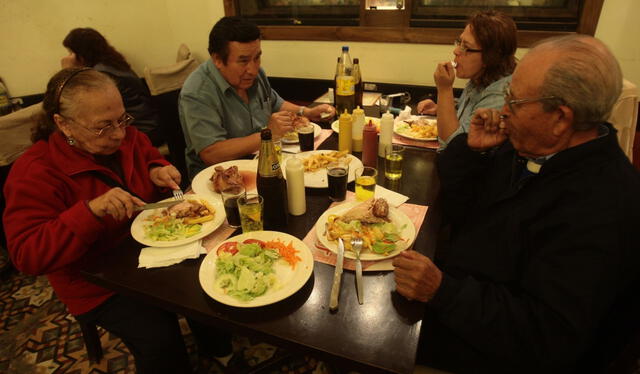 Estos son los motivos por los que debes comer con calma tus meriendas. Foto: difusión   