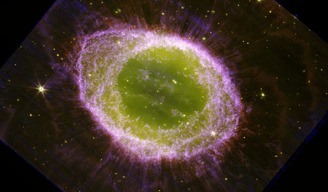  Imagen completa del a Nebulosa de Anillo, tomada por el James Webb. Foto: NASA / ESA / CSA    