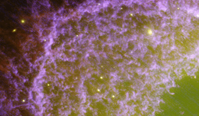  Nubes de hidrógeno en el borde de la Nebulosa de Anillo. Foto: NASA / ESA /CSA    