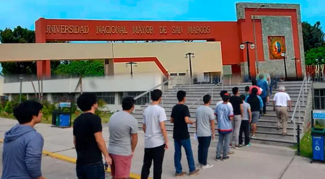 Año a año miles de estudiantes postulan al examen de San Marcos. Foto: composición GLR   