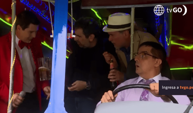 Diego subió junto a Koky al 'bus parrandero' de Pepe y Tito para poder ahogar sus penas. Foto: América TV 