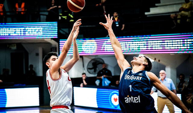 Chile derrotó a Uruguay por 78-70 en un duelo cerrado hasta los últimos segundos. Foto: FIBA   