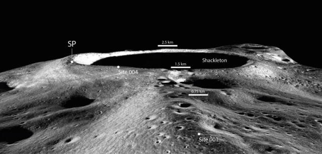 Vista de superficie lunar entre los cráteres Henson y Shackleton, en cuyo borde se encuentra el polo sur. Foto: ETHZ\LPI\Valentin T. Bickel y David A. Kring    