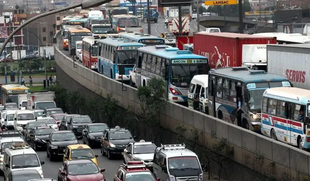 El Ministerio de Transportes y Comunicaciones dispuso el Decreto Supremo N.º 021-2022 publicado en el diario El Peruano. Foto: Andina   