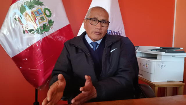  Director del Senamhi Puno, advierte que el nivel del lago Titicaca podría descender más. Foto: Liubomir Fernández/URPI-LR    