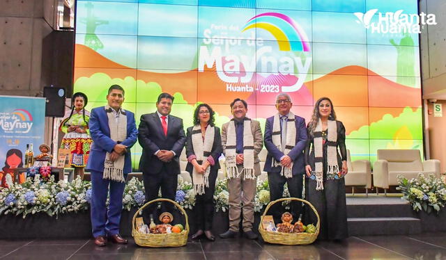 Funcionarios y figuras importantes de la política estuvieron en la lanzamiento del Festival . Fuente: Difusión   