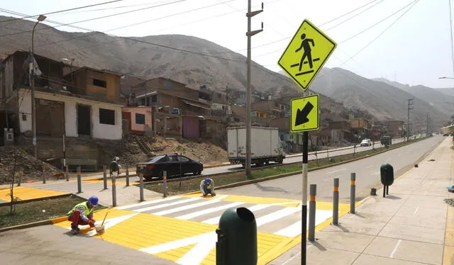 La vía Pasamayito inicia en la sexta zona de Collique, Comas. Foto:Andina   