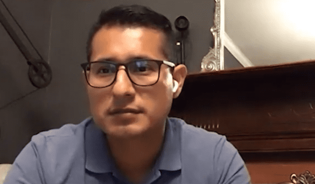  Peter Aurora se mudó a Estados Unidos para estudiar una maestría y luego un doctorado. Foto: Modesto Montoya/YouTube   