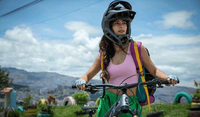 Juanita Molina estelariza la serie colombiana 'Romina poderosa'. Foto: Caracol TV   