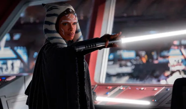 Rosario Dawson protagoniza la miniseria 'Star Wars: Ahsoka'. Foto: Disney   