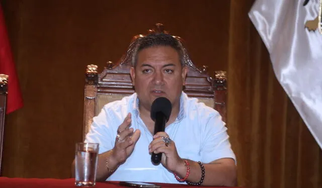 Arturo Fernández ha generado polémica durante su gestión municipal.   