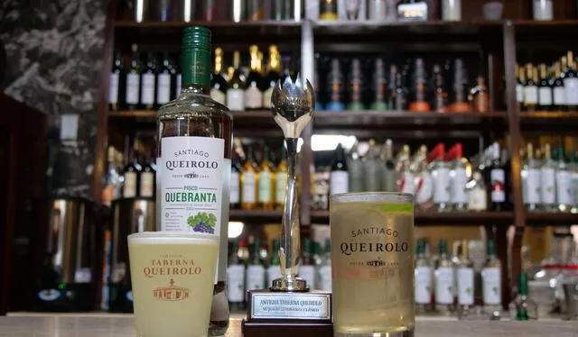  El pisco sour y chilcano que se sirve en la Antigua Taberna Queirolo. Foto: Leonardo Santana/La República   