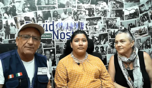 Gisela Rivera con su madre adoptiva y David Nostas