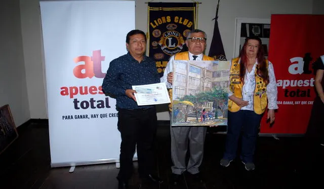  En el festival de la primavera se premió a los ganadores del concurso de pintura. Foto: Club de Leones de Trujillo    