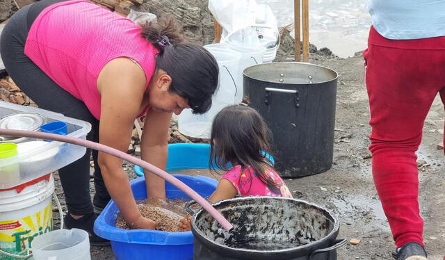 El corte de agua afecta el desarrollo de actividades de las familias. Foto: Rosario Rojas/LR    