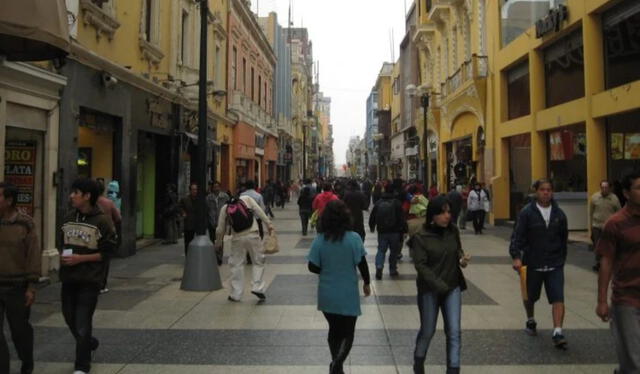 Las calles de Lima son las más transitadas. Foto: LR   