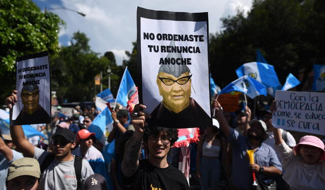 Miles de guatemaltecos piden la renuncia de la fiscal Consuelo Porras. Foto: EFE   
