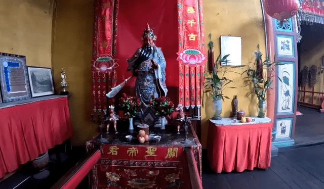 Anda del dios chino Kwuan Kung. Foto: captura de YouTube/Dilo nomas   