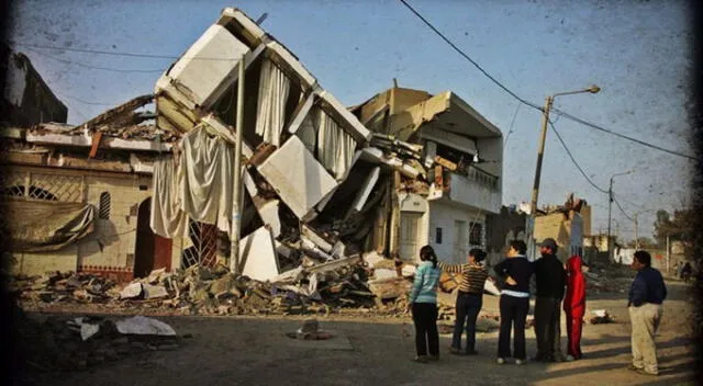 Terremoto de Ica en el 2007 dejó todo destruido. Foto: EFE   