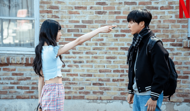  Suzy y Yang Se Jong en el drama 'Doona!' de Netflix. Foto: Netflix Corea.   