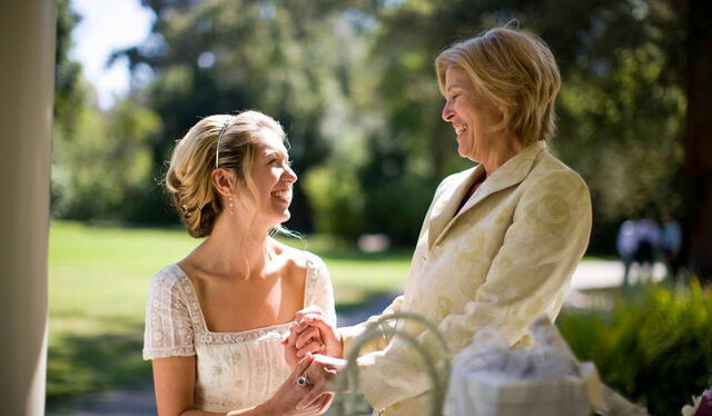  Es muy importante tener una buena relación con los padres de tu pareja para mantener el ambiente familiar positivo. Foto: Bodas.net   