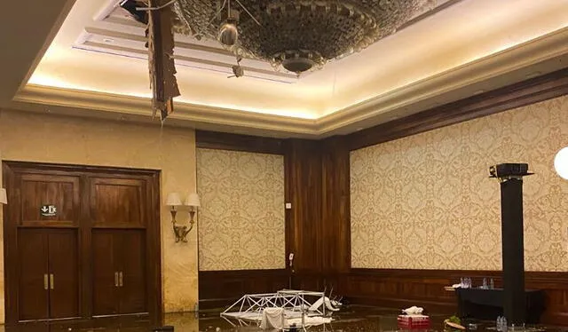 El techo del hotel Princes colapsó tras el paso del huracán Prince. Foto: Infobae   