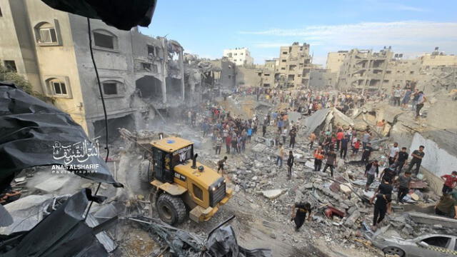 Se estima que el bombardeo contra el campamento de refugiados de Jabalia dejó más de 145 muertos. Foto: Anas Alsharif   