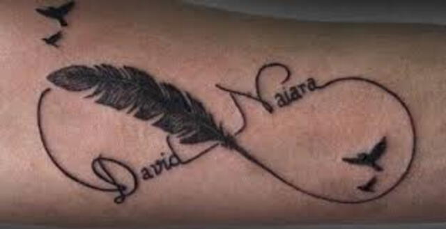  Muchas parejas deciden tatuarse el nombre de sus parejas como acto de amor. Foto: Referencial    