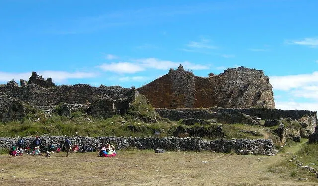 Imponentes muros de piedra se levantan en el sitio arqueológico. Foto: cortesía.   