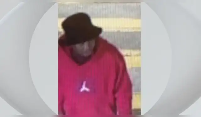 Kevin Kangethe fue captado por las cámaras de seguridad del aeropuerto de Boston tomando un vuelo a Kenia. Foto: Boston Police Kevin Kangethe fue captado por las cámaras de seguridad del aeropuerto de Boston tomando un vuelo a Kenia. Foto: Boston Police