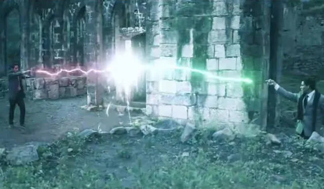 Una batalla de magia, al mismo estilo de ‘Harry Potter’, se ve en el tráiler de ‘El misterio del orbe’. Foto: Quilla Teve 