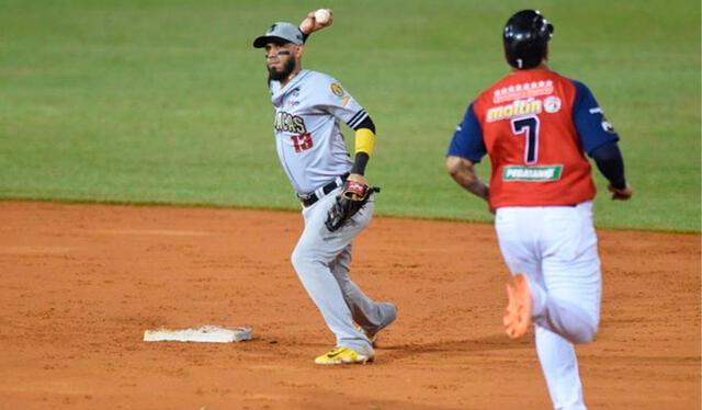 Con la victoria sobre Tigres, los Leones del Caracas alcanzaron la cima de la tabla de posiciones. Foto: LVBP   