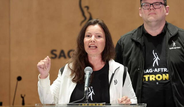 Fran Drescher, actriz y presidenta del SAG-AFTRA, salió adelante para defender los derechos de sus colegas. Foto: SAG-AFTRA/Instagram   