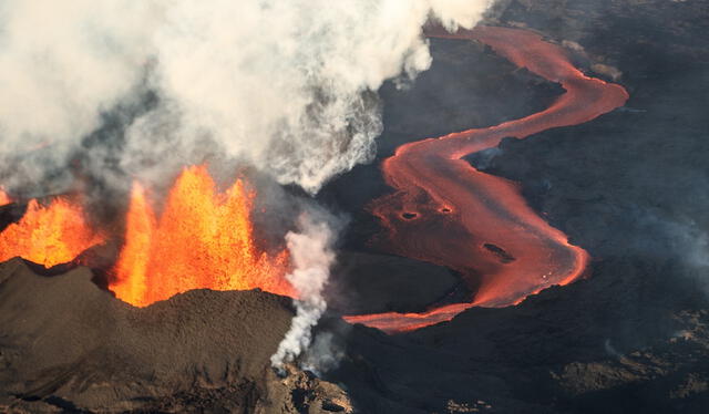  Hay más de 30 volcanos activos en Islandia. Foto: Pixabay   