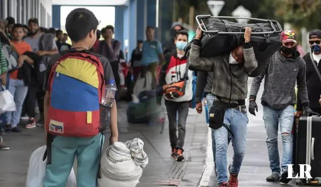 Los ciudadanos extranjeros dejan Perú por frontera norte. Foto: composición LR   