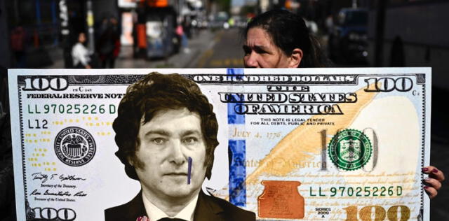 Javier Milei propuso en su plan de gobierno la dolarización de la economía en Argentina. Foto: AFP   