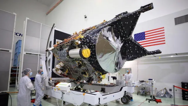  Nave Psyche con vista del transceptor láser de vuelo (con tapa dorada) de DSOC. Foto: NASA   