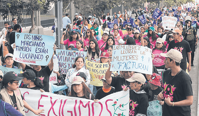  Marcha 25N. Una multitud recorrió las calles de Lima. Foto: Marco Cotrina / La República   