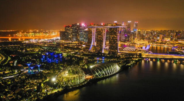 Singapur es una de las ciudades más modernas del mundo. Foto: Vecteezy   