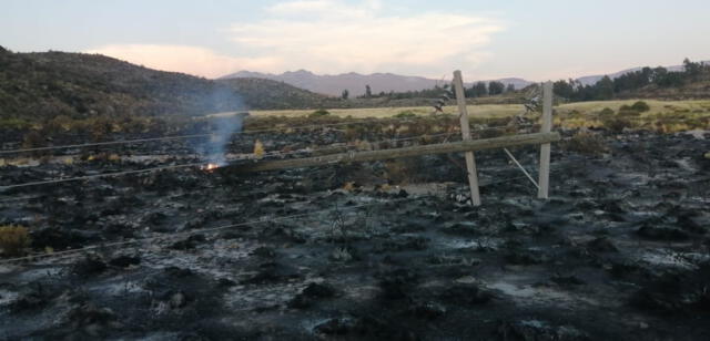  En Moquegua se quedaron sin luz por el fuego. Foto: La República   