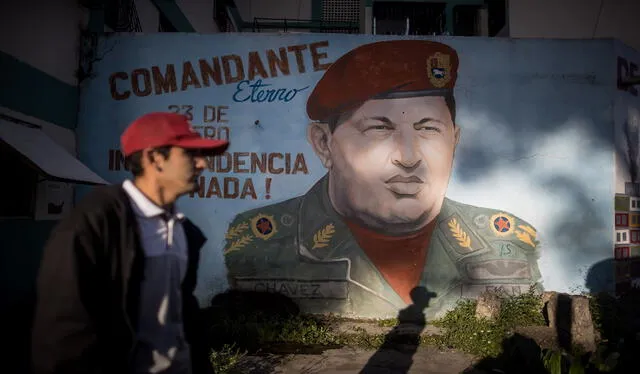 Hugo Chávez llegó ganó sus primeras lecciones presidenciales en Venezuela el 6 de diciembre de 1998. Foto: EFE   