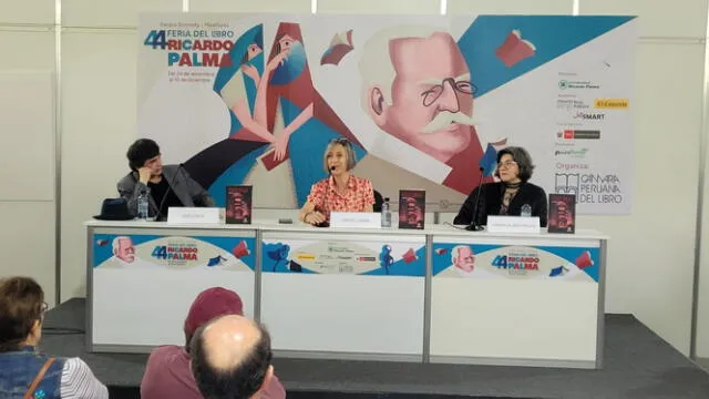 Presentación de 'Esclavas' en el auditorio Pilar Dughi de la Feria del Libro Ricardo Palma. Foto: Facebook   