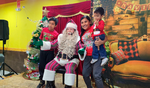 Papá Noel Peruano mostró su entusiasmo y admiración por los hermosos colores de los Andes. Foto: Miguel Calderón/LR   