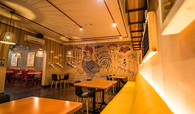 Interiores de Primos Chicken Bar Miraflores. Foto: Primos Chicken Bar/Facebook   