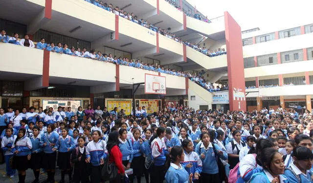colegios estatales en Perú