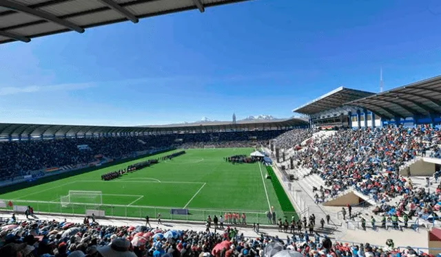  El estadio Andino, en El Alto, Bolivia, es uno de los más altos de Sudamérica. Foto: CNN   