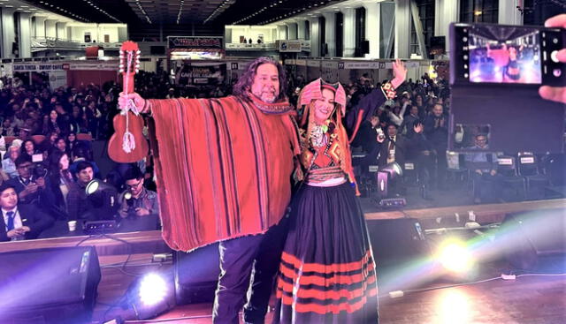  Edith Ramos y Chano Díaz Límaco, en la última edición de Ficafé 2023, en Puno. Foto: Difusión.    